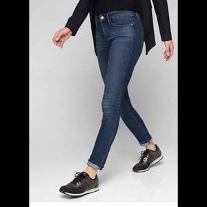 New with tags Athleta scope tech denim skinny jeans size 10